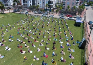 Uur Mumcu Stad  Cuma namaz in Ald